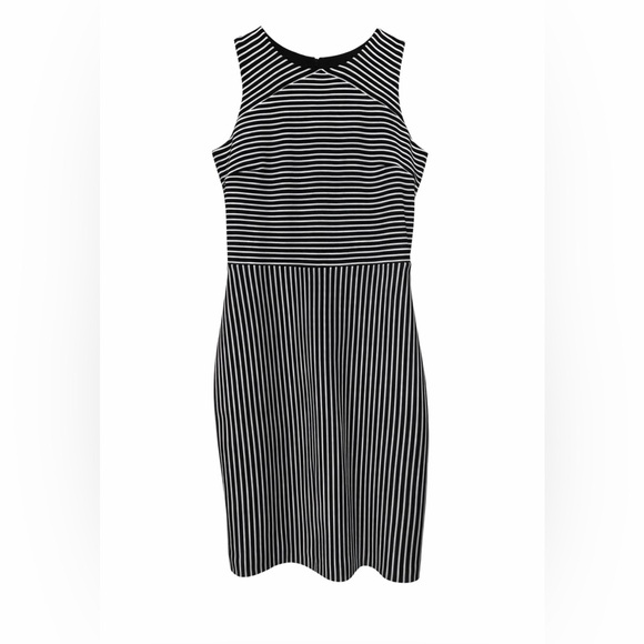 Banana Republic Dresses & Skirts - Banana Republic Black and White Striped Strapless Dress
